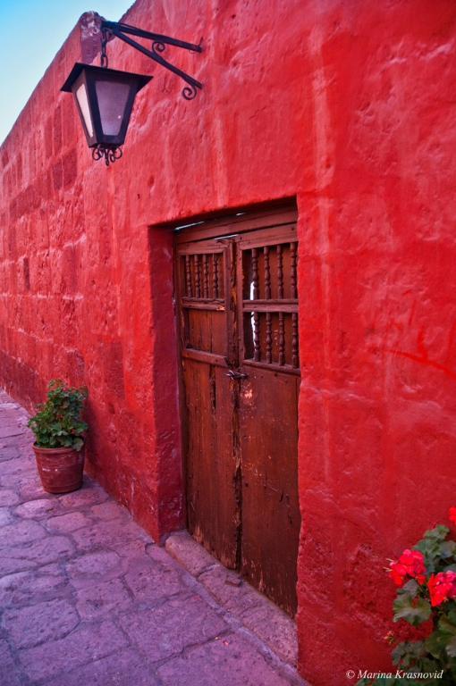 Mudejar style colors at the Santa Catalina Monastery